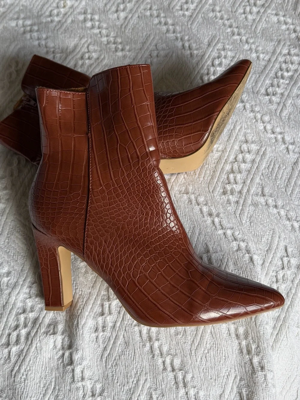 Women's Brown Croc-Embossed Pointed-Toe Heeled Ankle Boots